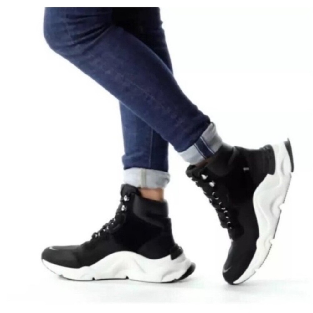 New! Sorel Kinetic RNEGD Conquest Winter Shoe Boot Black